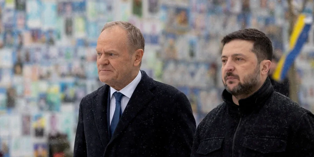 Літак президента України у Польщі під час трансляції TVP Info