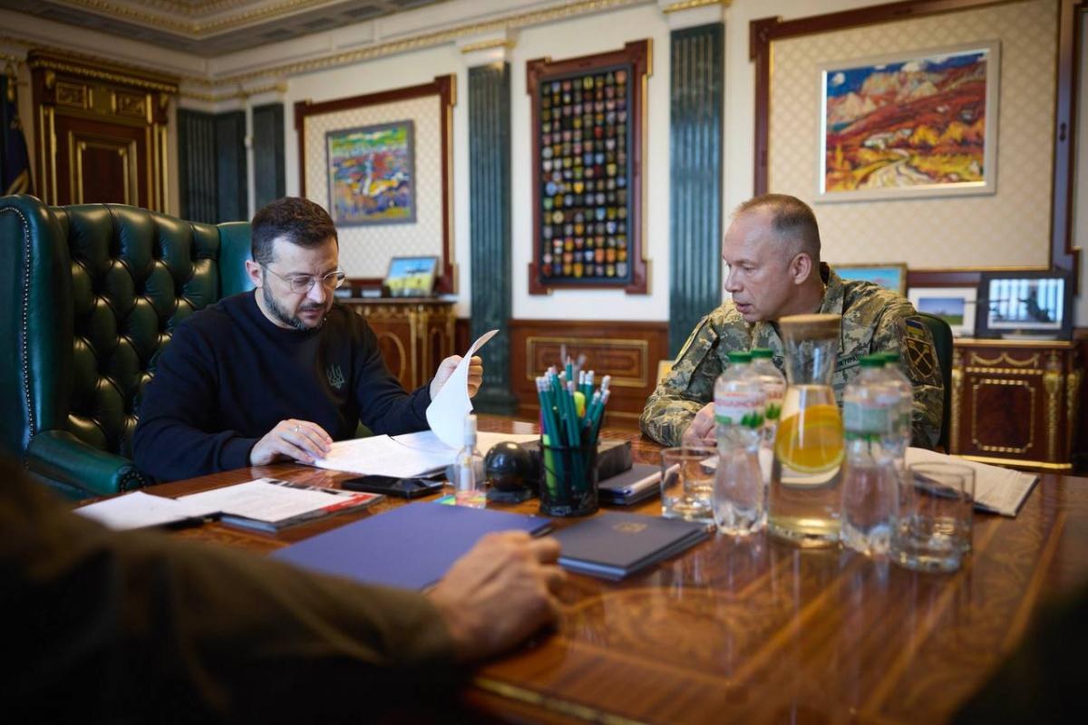 Зеленський розглядає відставку Сирського на тлі протестів після звільнення Федорова