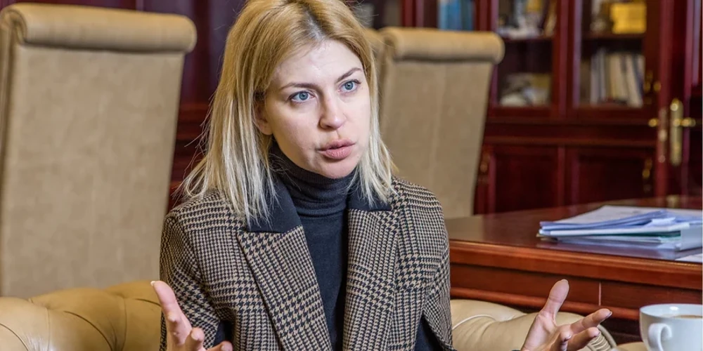 Що змінює для громадян звільнення Стефанішиної з посла у США