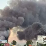 Наслідки удару по складських приміщеннях «Нової пошти» у Святопетрівському (фото Антона Овсієнка / Facebook)