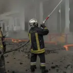 Пошкоджені будівлі та інфраструктура в Ірпені після удару (Фото: Управління ДСНС у Київській області)